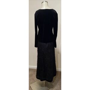 Vintage 2 Piece Gigi's Closette Formal Velvet Top, Sz.8 Chic Skirt Sparkle USA